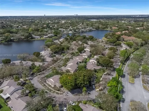 349 NW 94th Terrace Plantation FL 33324