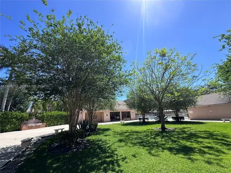349 NW 94th Terrace Plantation FL 33324