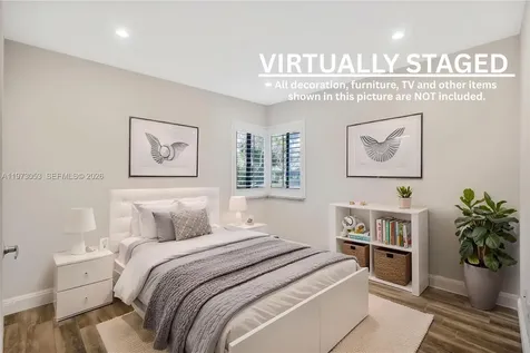 349 NW 94th Terrace Plantation FL 33324