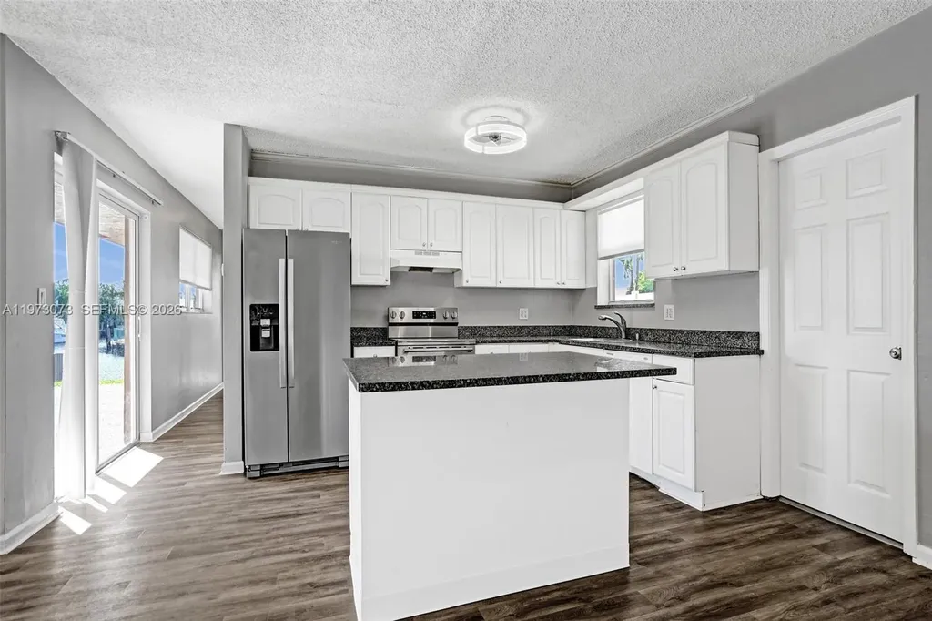 949 SE 10th Court Pompano Beach FL 33060