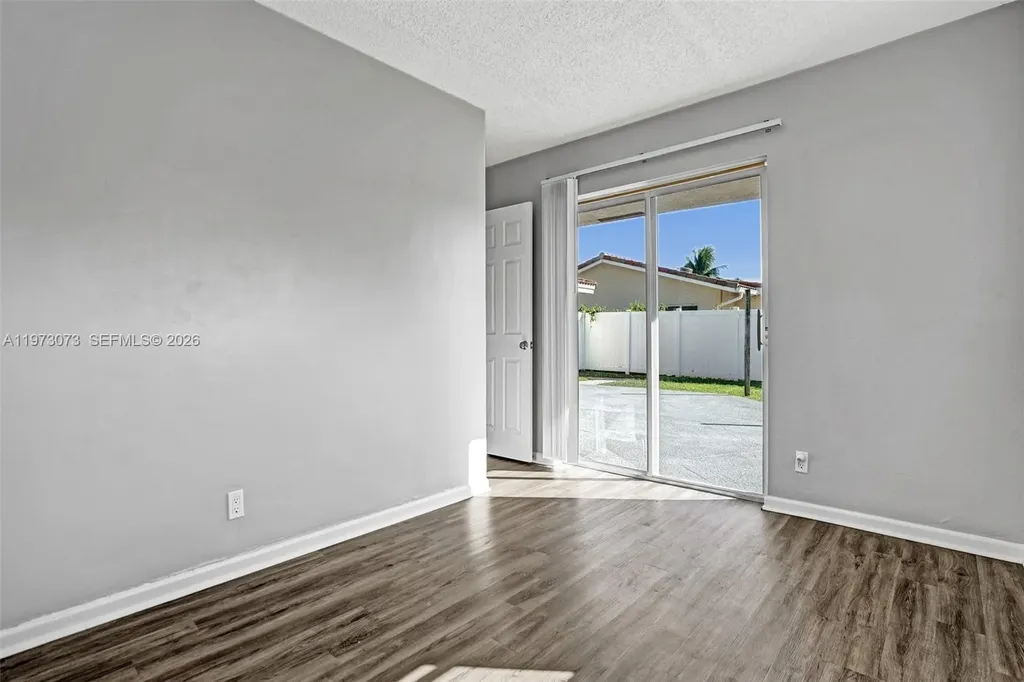 949 SE 10th Court Pompano Beach FL 33060