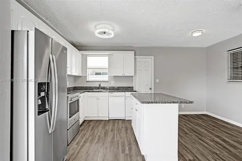 949 SE 10th Court Pompano Beach FL 33060