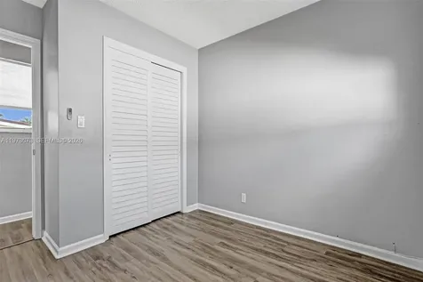 949 SE 10th Court Pompano Beach FL 33060