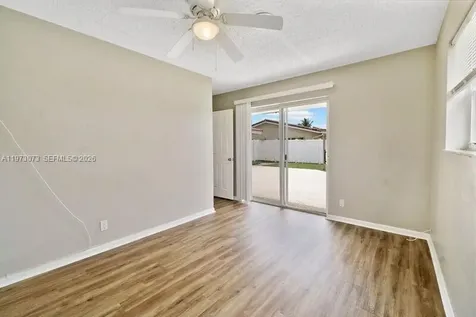 949 SE 10th Court Pompano Beach FL 33060
