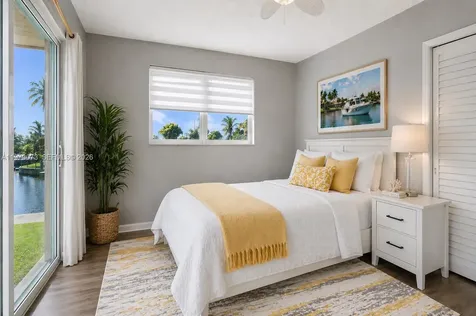 949 SE 10th Court Pompano Beach FL 33060