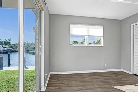 949 SE 10th Court Pompano Beach FL 33060