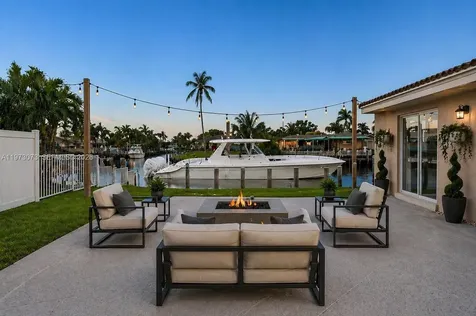 949 SE 10th Court Pompano Beach FL 33060