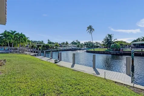 949 SE 10th Court Pompano Beach FL 33060