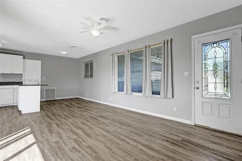 949 SE 10th Court Pompano Beach FL 33060