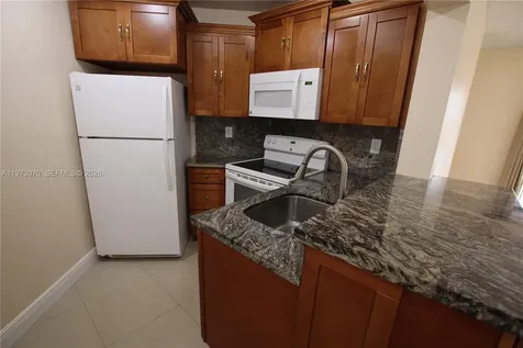 690 W Park Drive Miami FL 33172