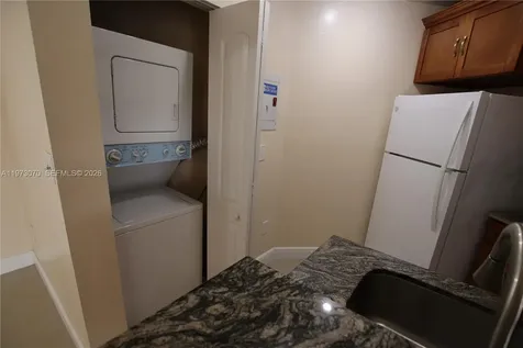 690 W Park Drive Miami FL 33172