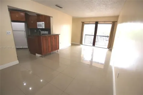 690 W Park Drive Miami FL 33172