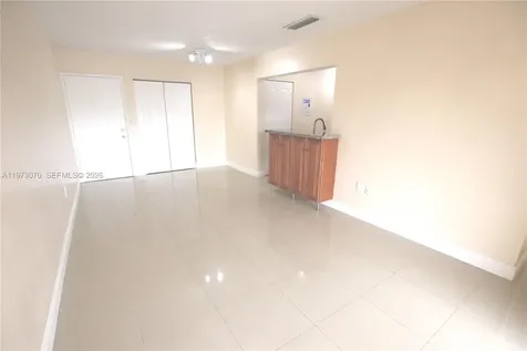 690 W Park Drive Miami FL 33172