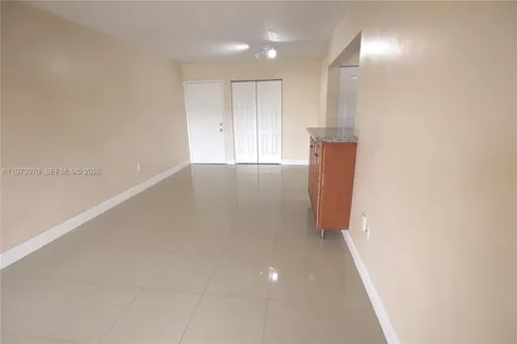 690 W Park Drive Miami FL 33172