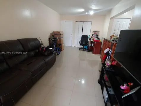 690 W Park Drive Miami FL 33172