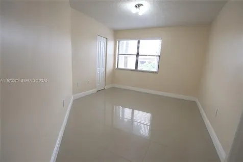 690 W Park Drive Miami FL 33172