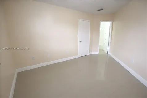 690 W Park Drive Miami FL 33172