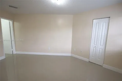 690 W Park Drive Miami FL 33172