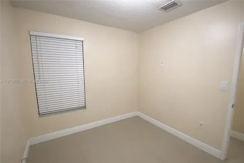 690 W Park Drive Miami FL 33172