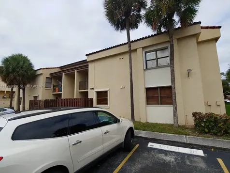690 W Park Drive Miami FL 33172