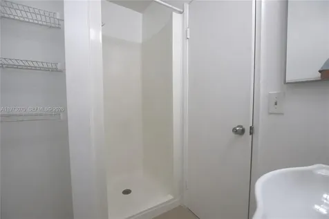 690 W Park Drive Miami FL 33172