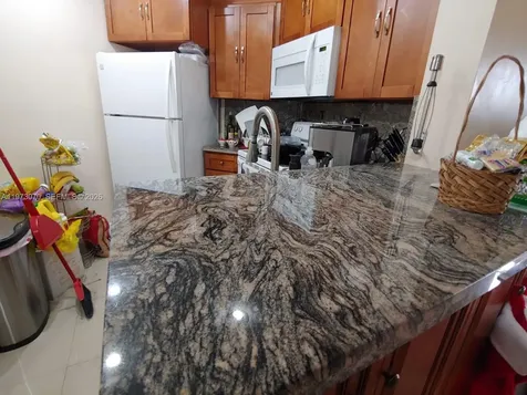 690 W Park Drive Miami FL 33172