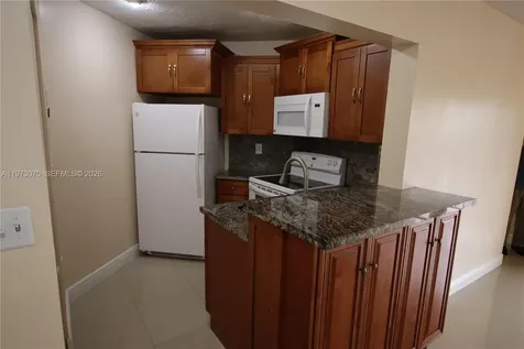 690 W Park Drive Miami FL 33172