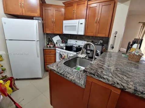 690 W Park Drive Miami FL 33172
