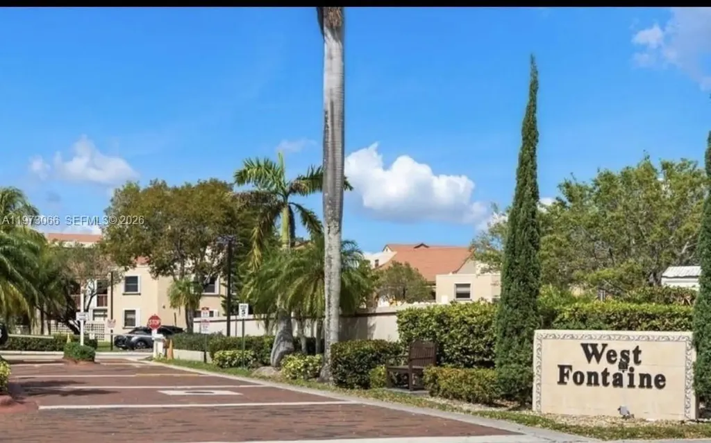 10229 NW 9th St Circle Miami FL 33172