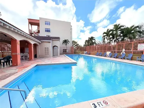 10229 NW 9th St Circle Miami FL 33172