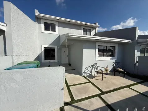 5685 NW 194th Lane Miami Gardens FL 33055