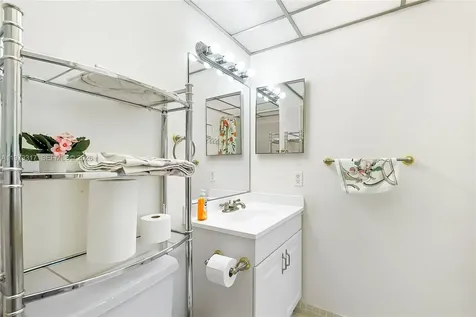 10715 W Clairmont Circle Tamarac FL 33321