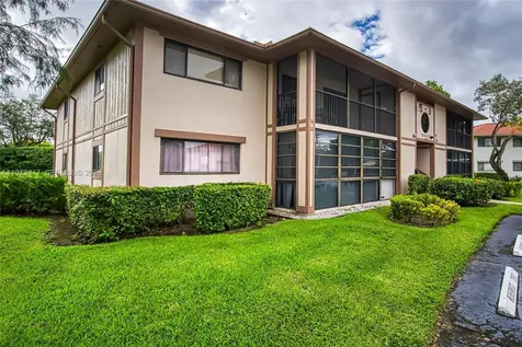 10715 W Clairmont Circle Tamarac FL 33321