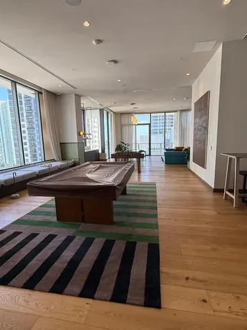 11 NE 6 Avenue Miami FL 33132