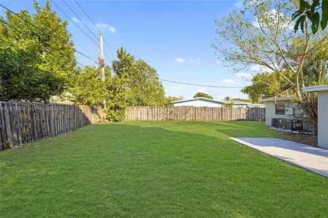 4721 NW 12th Street Lauderhill FL 33313