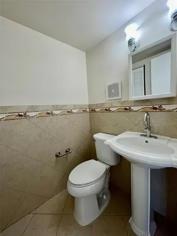 1035 W 77th Street Hialeah FL 33014
