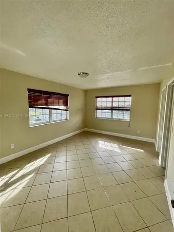 1035 W 77th Street Hialeah FL 33014