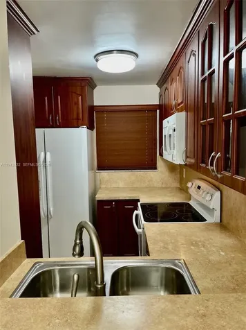 1035 W 77th Street Hialeah FL 33014