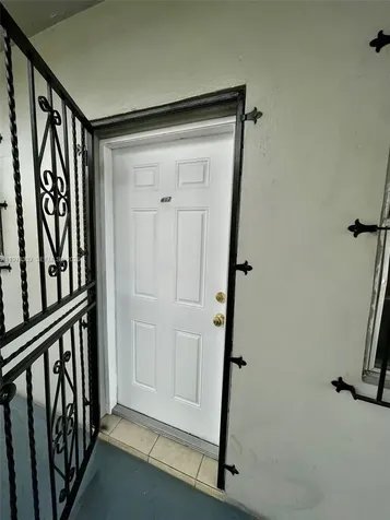 1035 W 77th Street Hialeah FL 33014