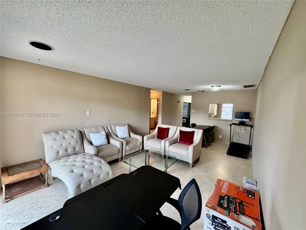 8838 Bella Vista Drive Boca Raton FL 33433