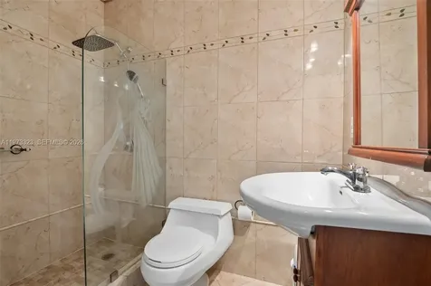 1000 Hillcrest Court Hollywood FL 33021