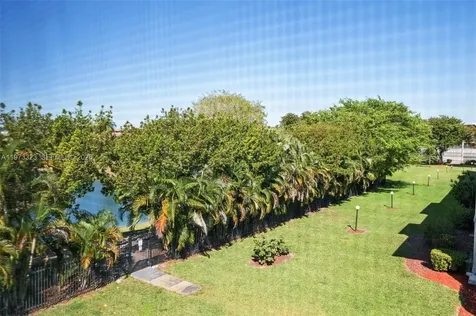 1000 Hillcrest Court Hollywood FL 33021