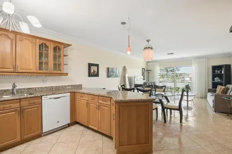 1000 Hillcrest Court Hollywood FL 33021