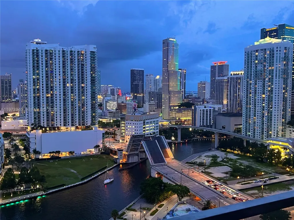 88 SW 7th Street Miami FL 33130