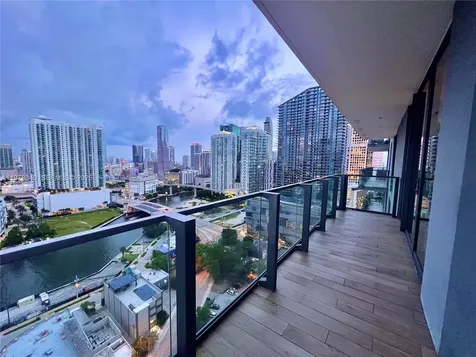 88 SW 7th Street Miami FL 33130