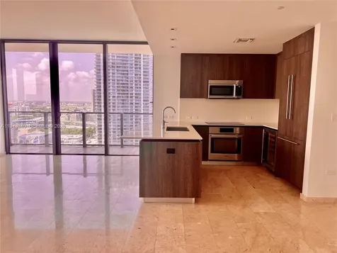 88 SW 7th Street Miami FL 33130