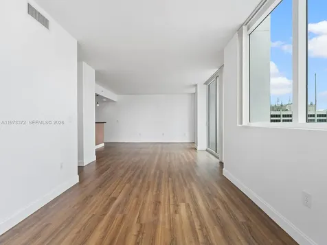253 NE 2nd Street Miami FL 33132