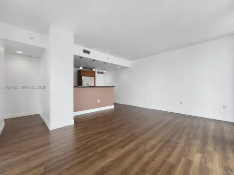 253 NE 2nd Street Miami FL 33132