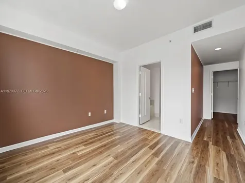253 NE 2nd Street Miami FL 33132