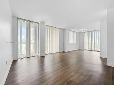 253 NE 2nd Street Miami FL 33132